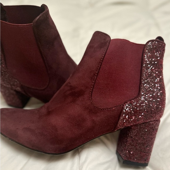 ✨SPARKLY✨ burgundy boots - Picture 8 of 9